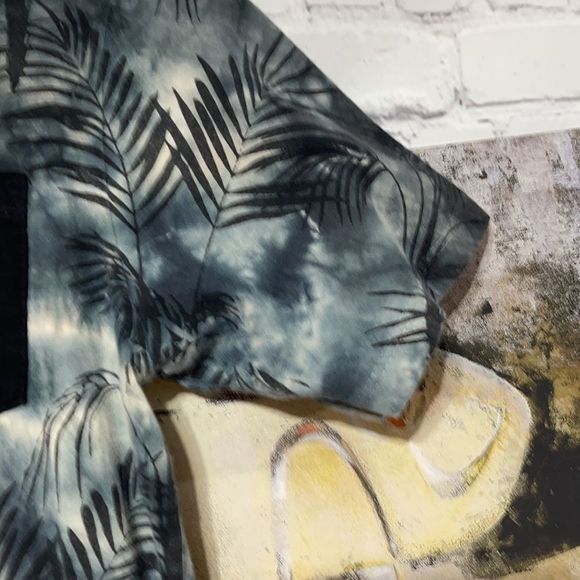 Tie-Dye Tropical Skater Tee Medium - Picture 7 of 11